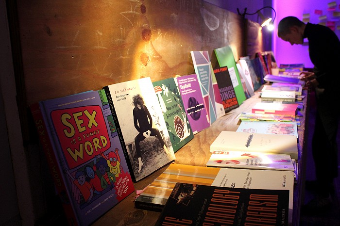 Asking you some questions about sex © Laura Kallenbach
